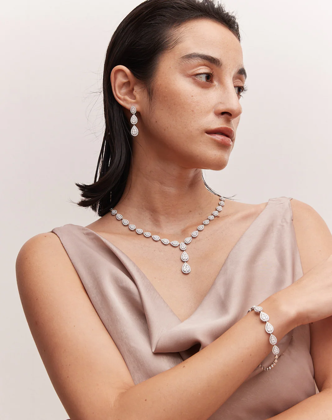 Pear Bracelet White Gold - Image 4