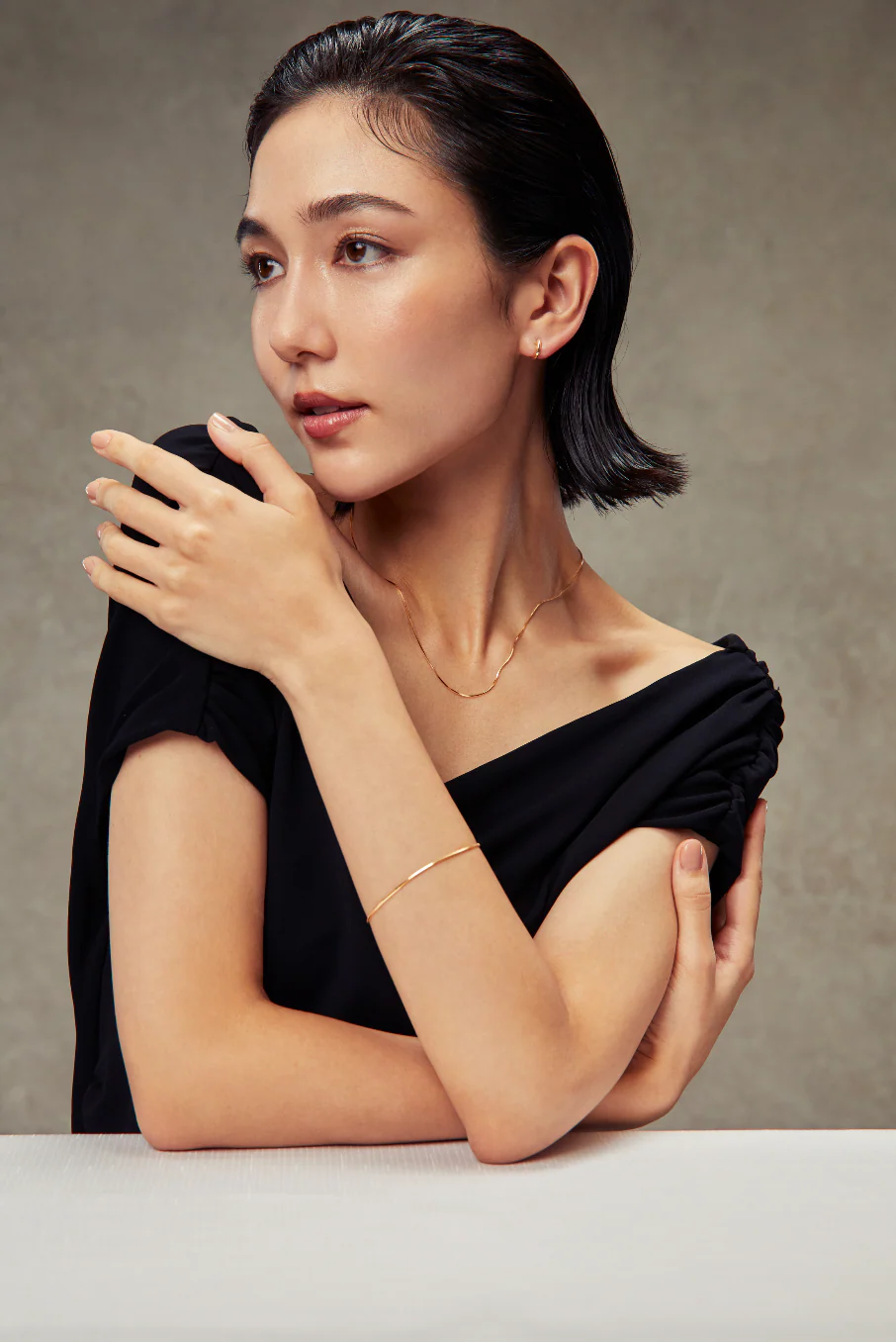 Smooth Gold Bracelet - Image 4